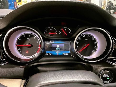 Used 2018 Buick Regal Essence w/ Driver Confidence Package #1 image 23