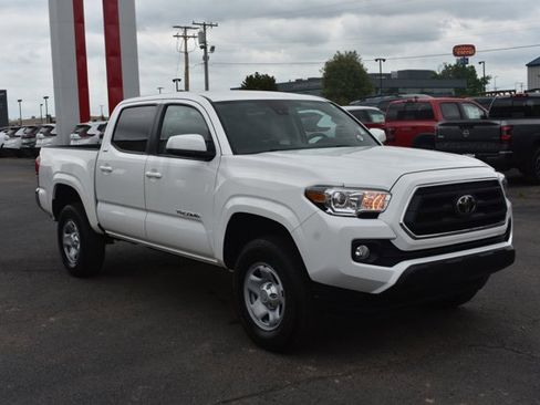 Used 2023 Toyota Tacoma SR5 RWD image 3
