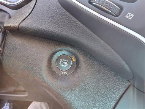 Used 2023 Jeep Cherokee Altitude Lux image 66