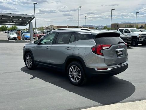 Certified 2024 GMC Terrain SLT image 21