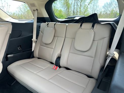 Used 2020 Ford Explorer Limited w/ Class III Trailer Tow Package RWD image 24