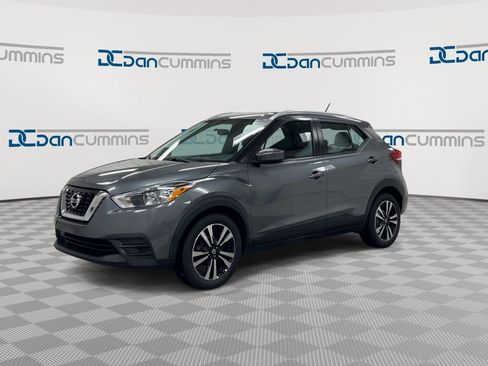 Used 2019 Nissan Kicks SV FWD image 4