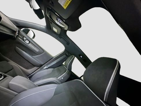 Used 2023 Volvo C40 P8 Recharge Ultimate w/ Protection Package Premier image 27