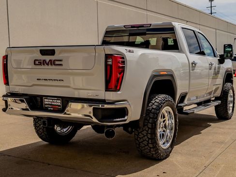 Used 2025 GMC Sierra 2500 SLT w/ SLT Convenience Package AWD/4WD image 10