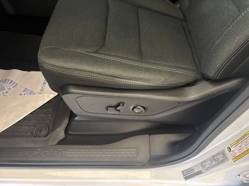 Used 2025 RAM 1500 Big Horn AWD/4WD image 24