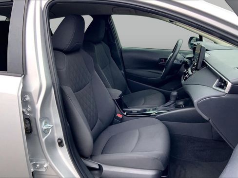 Used 2022 Toyota Corolla LE FWD image 9