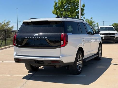 Used 2025 Ford Expedition Active image 9