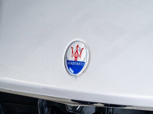 Used 2018 Maserati Levante S GranSport image 17