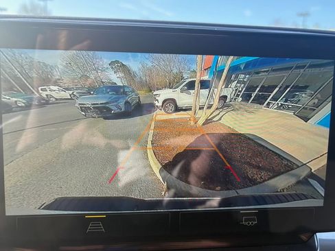 Used 2025 Chevrolet Silverado 2500 LT image 7