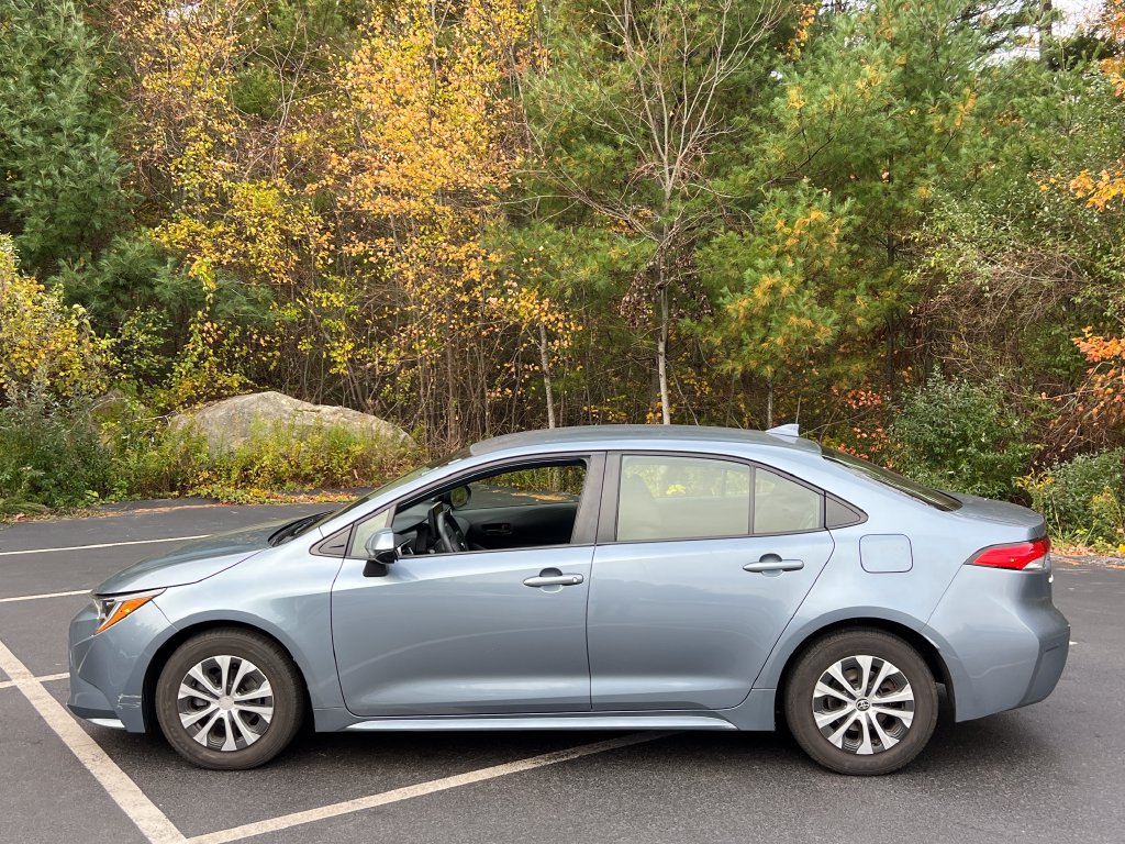 Used 2022 Toyota Corolla LE FWD image 27