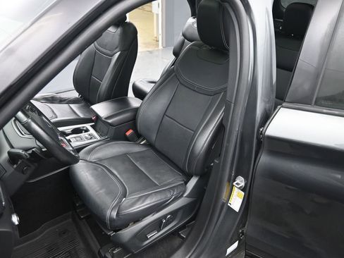 Used 2020 Ford Explorer ST w/ ST Street Pack image 11