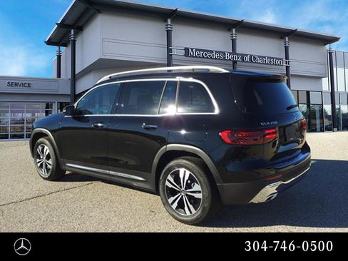 Used 2025 Mercedes-Benz GLB 250 4MATIC image 5