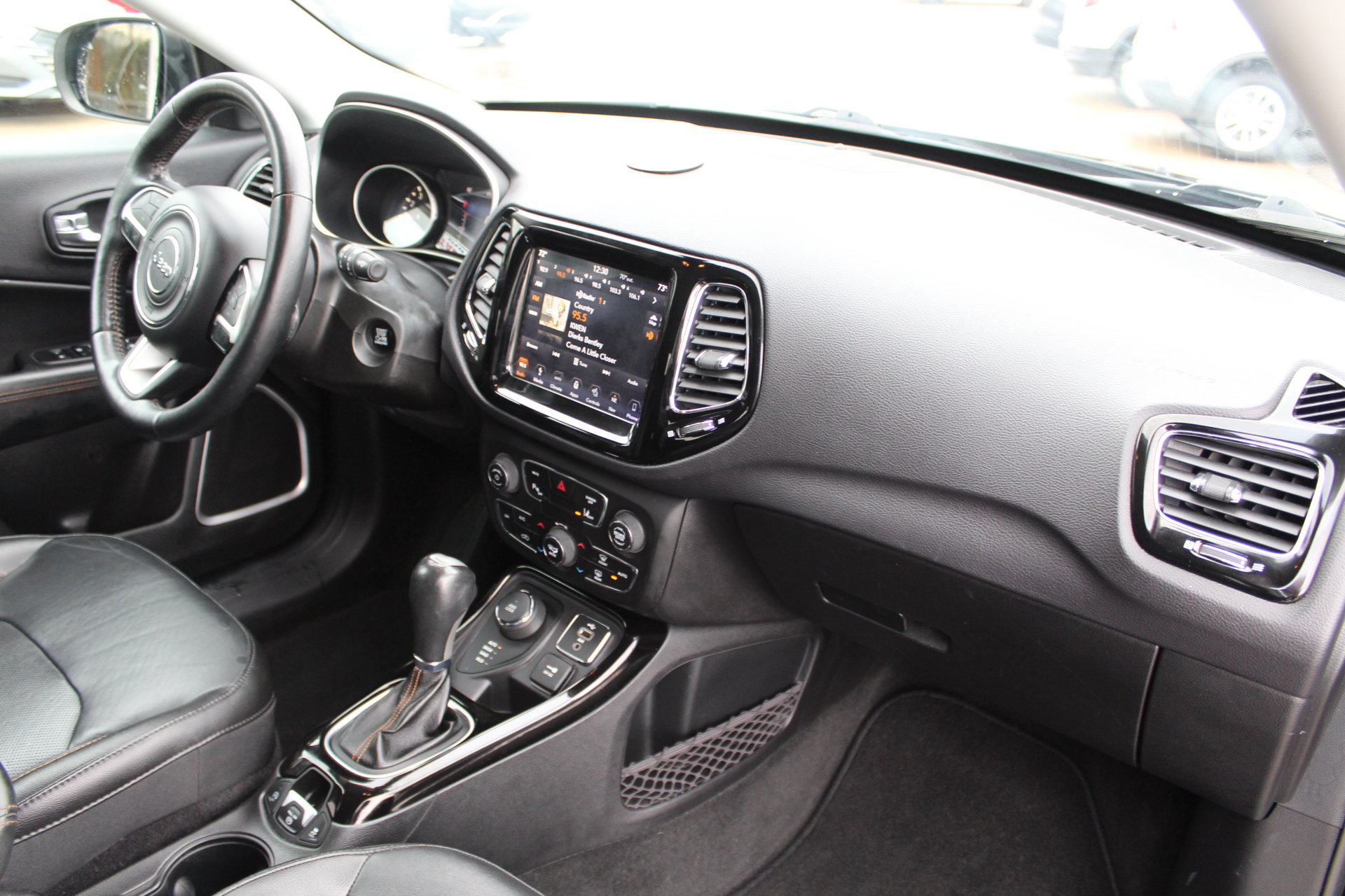 Used 2018 Jeep Compass Limited w/ Navigation Group AWD/4WD image 16
