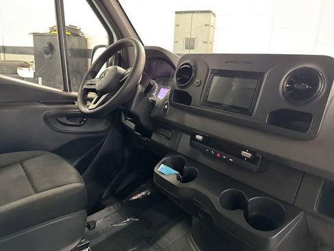Used 2021 Mercedes-Benz Sprinter 3500 image 9
