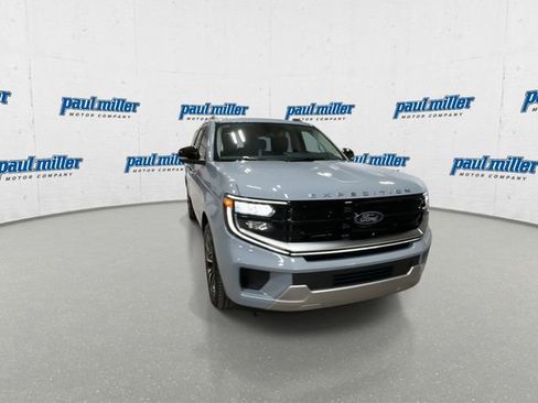 New 2026 Ford Expedition Max Platinum w/ Driver's Package image 3