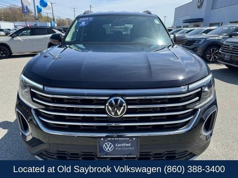 Used 2025 Volkswagen Atlas SE AWD/4WD image 2
