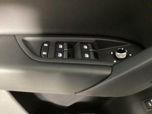 Certified 2025 Audi Q5 2.0T Premium w/ Convenience Plus Package image 19