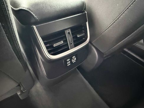 Used 2025 Subaru Outback Premium w/ Popular Package #1A image 15