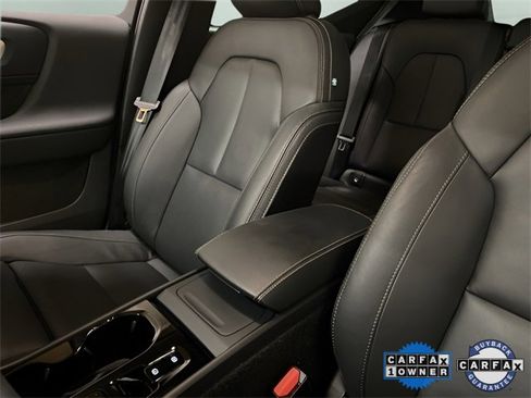 Used 2025 Volvo XC40 B5 Plus image 87