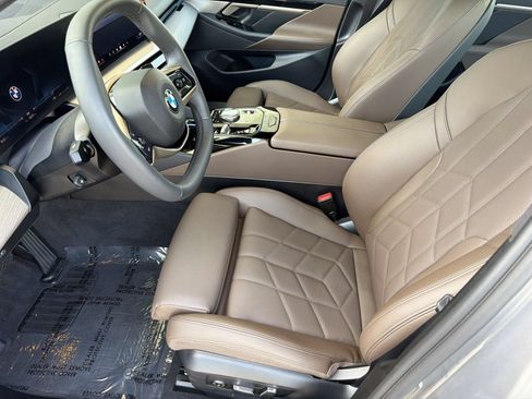 Used 2026 BMW 530i w/ Premium Package RWD image 5