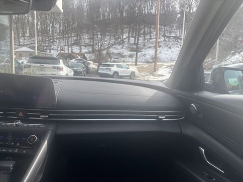 Used 2025 Hyundai Elantra SEL image 37