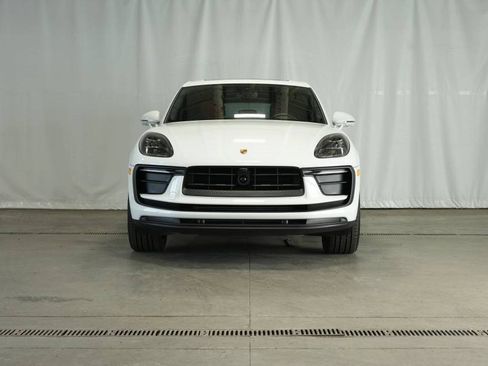 New 2025 Porsche Macan image 10