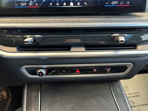 Used 2024 BMW X5 xDrive40i w/ Premium Package image 28