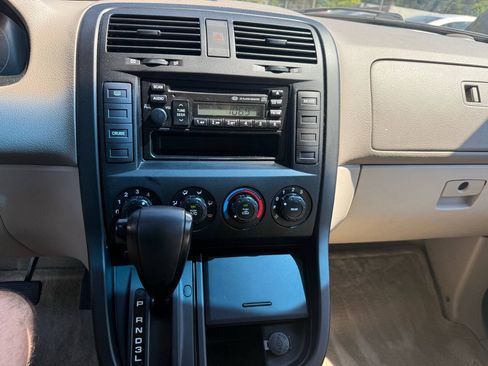 Used 2005 Kia Sedona FWD image 9