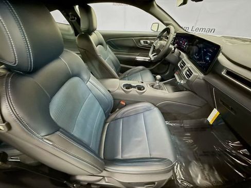 Used 2025 Ford Mustang GT Premium image 27