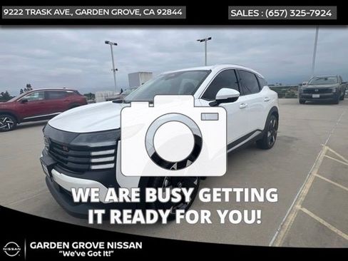 Certified 2025 Nissan Kicks SR w/ SR Premium Package AWD/4WD image 1