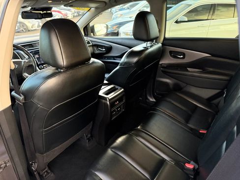 Used 2022 Nissan Murano SV AWD/4WD image 14