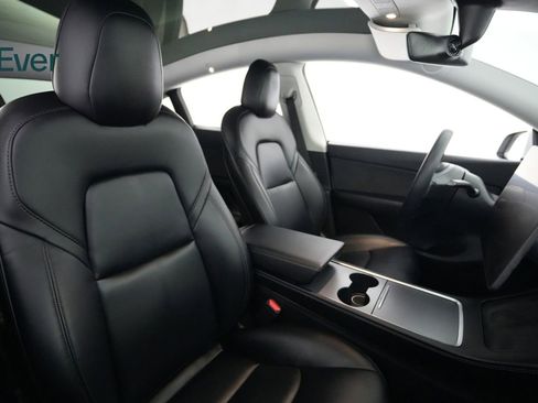 Used 2021 Tesla Model Y Long Range image 23