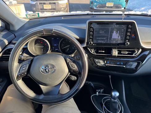 Used 2020 Toyota C-HR LE image 23