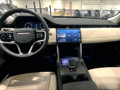 New 2025 Land Rover Discovery Sport S image 5