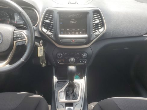 Used 2015 Jeep Cherokee Latitude FWD image 10