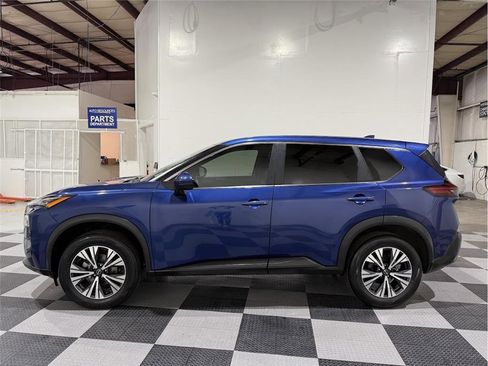Used 2022 Nissan Rogue SV image 19