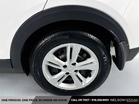 Certified 2025 Nissan Kicks Play S FWD image 28