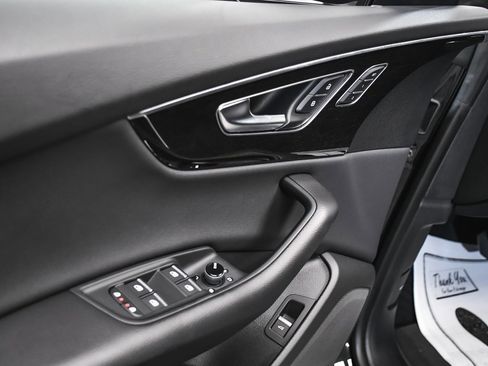 Used 2025 Audi Q8 Premium w/ Black Optic Package image 10