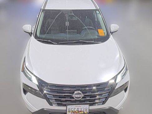 Used 2024 Nissan Rogue SV image 16