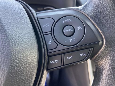Used 2025 Toyota RAV4 XLE FWD image 31