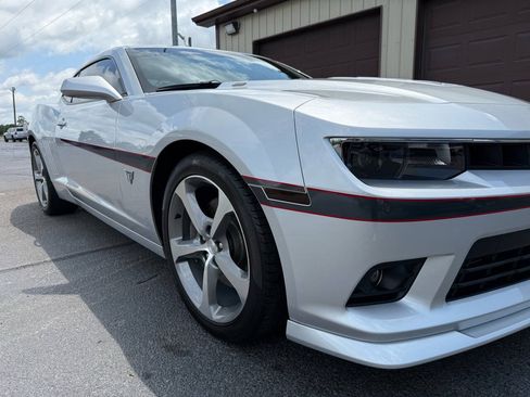 Used 2015 Chevrolet Camaro SS w/ Commemorative Special Edition RWD image 16