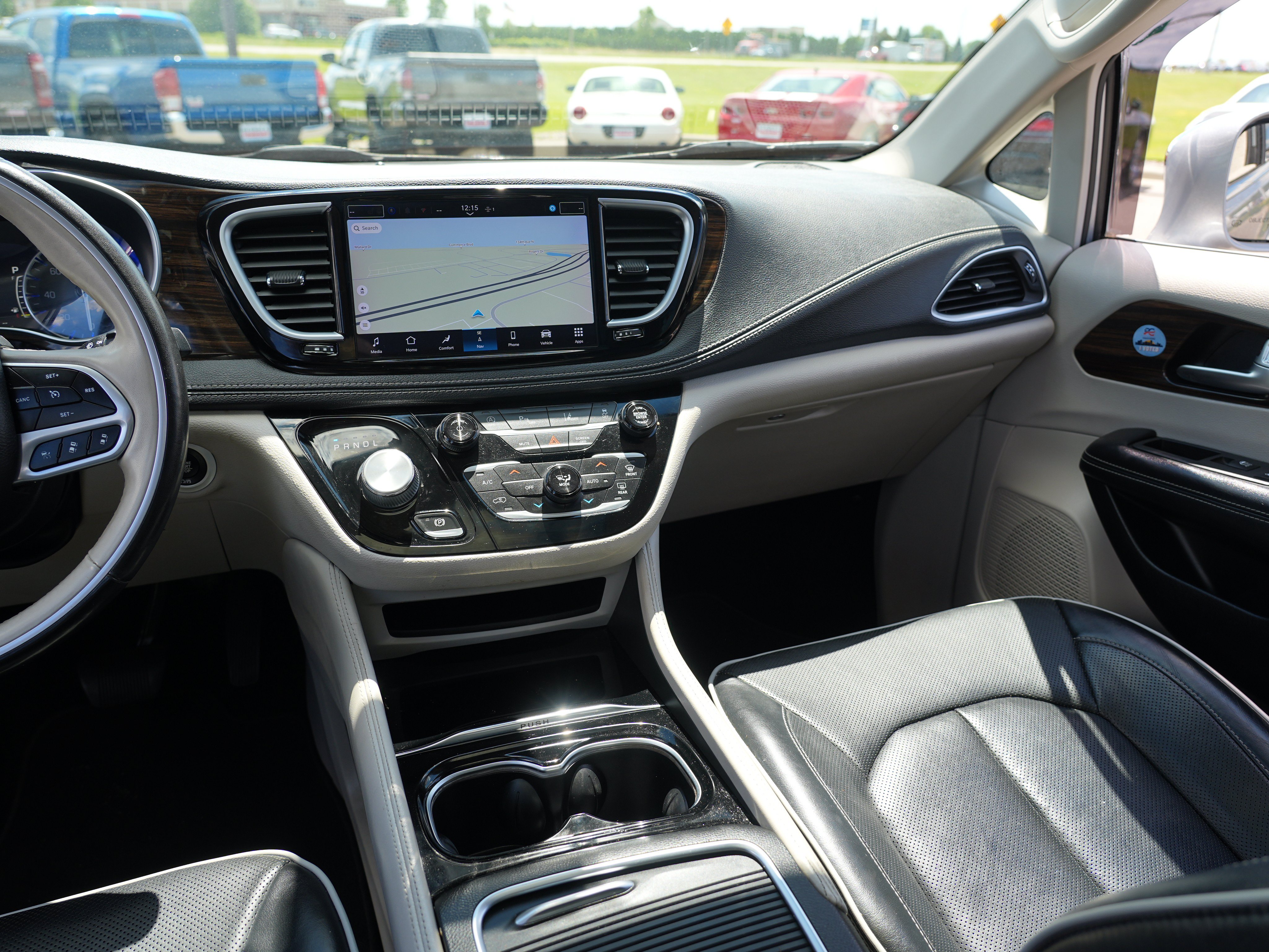 Used 2021 Chrysler Pacifica Limited AWD/4WD image 19