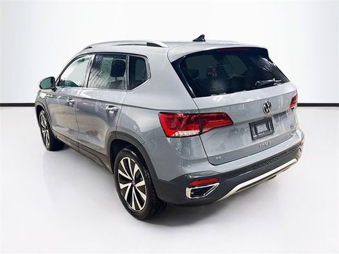Used 2022 Volkswagen Taos SE image 5