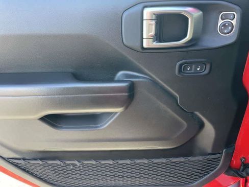 Used 2020 Jeep Wrangler Sport image 12