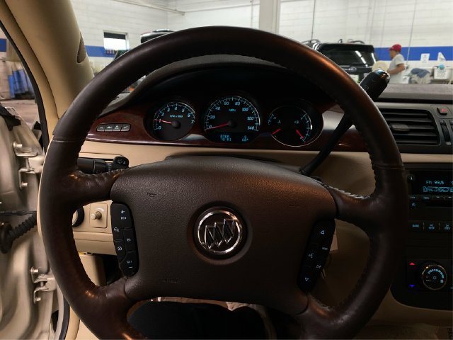 Used 2007 Buick Lucerne CXL w/ Luxury Package FWD image 22
