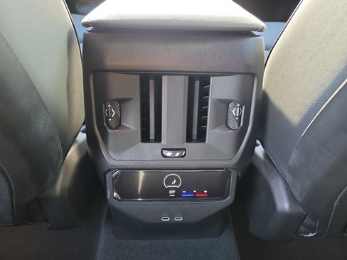 Used 2025 BMW X3 xDrive30i w/ Premium Package image 13