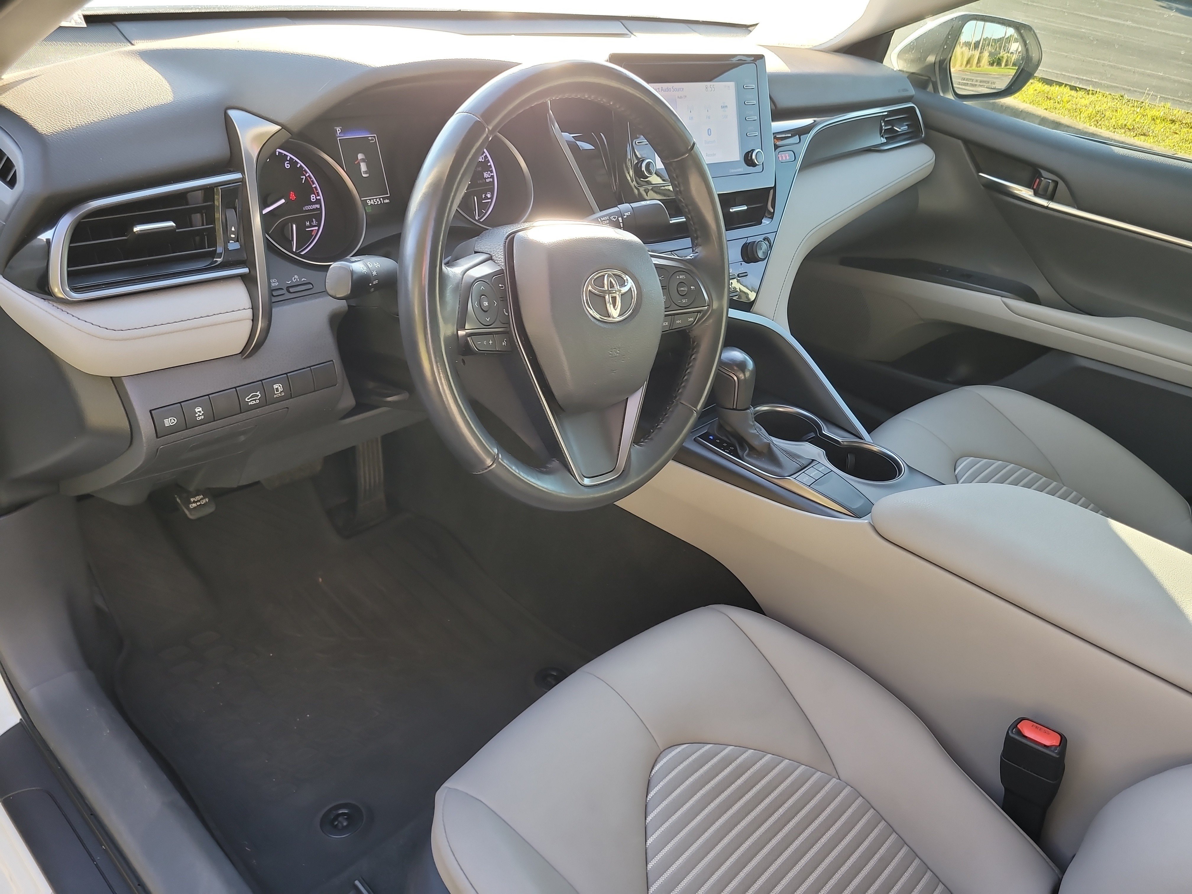 Used 2023 Toyota Camry SE FWD image 15