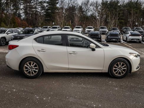 Used 2015 MAZDA MAZDA3 i Touring w/ Technology Package image 3
