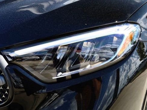 Certified 2026 Mercedes-Benz GLC 300 image 8