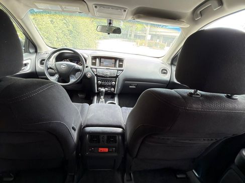 Used 2013 Nissan Pathfinder SV AWD/4WD image 24